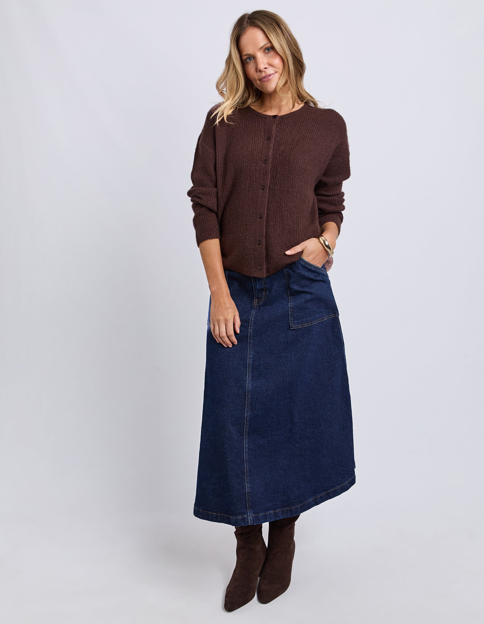 Foxwood Murphy Knit Cardi in Coffee Bean, cozy knitted cardigan with a relaxed fit and button closure, perfect for casual wear.
