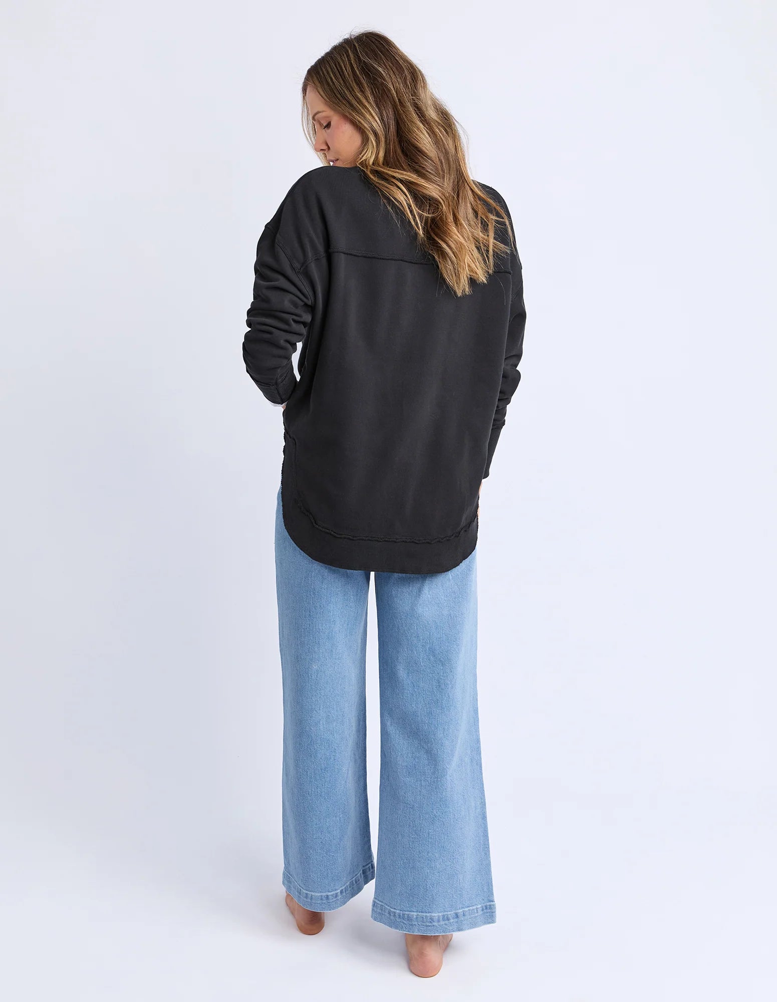 Foxwood Simplified Crew Black On Black