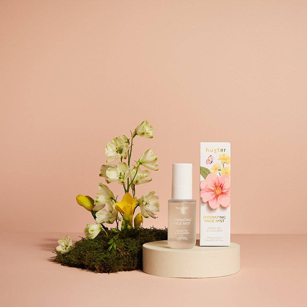 Huxter 30ml hydrating face mist with green tea and cucumber in a clear spray bottle, shown in a box.