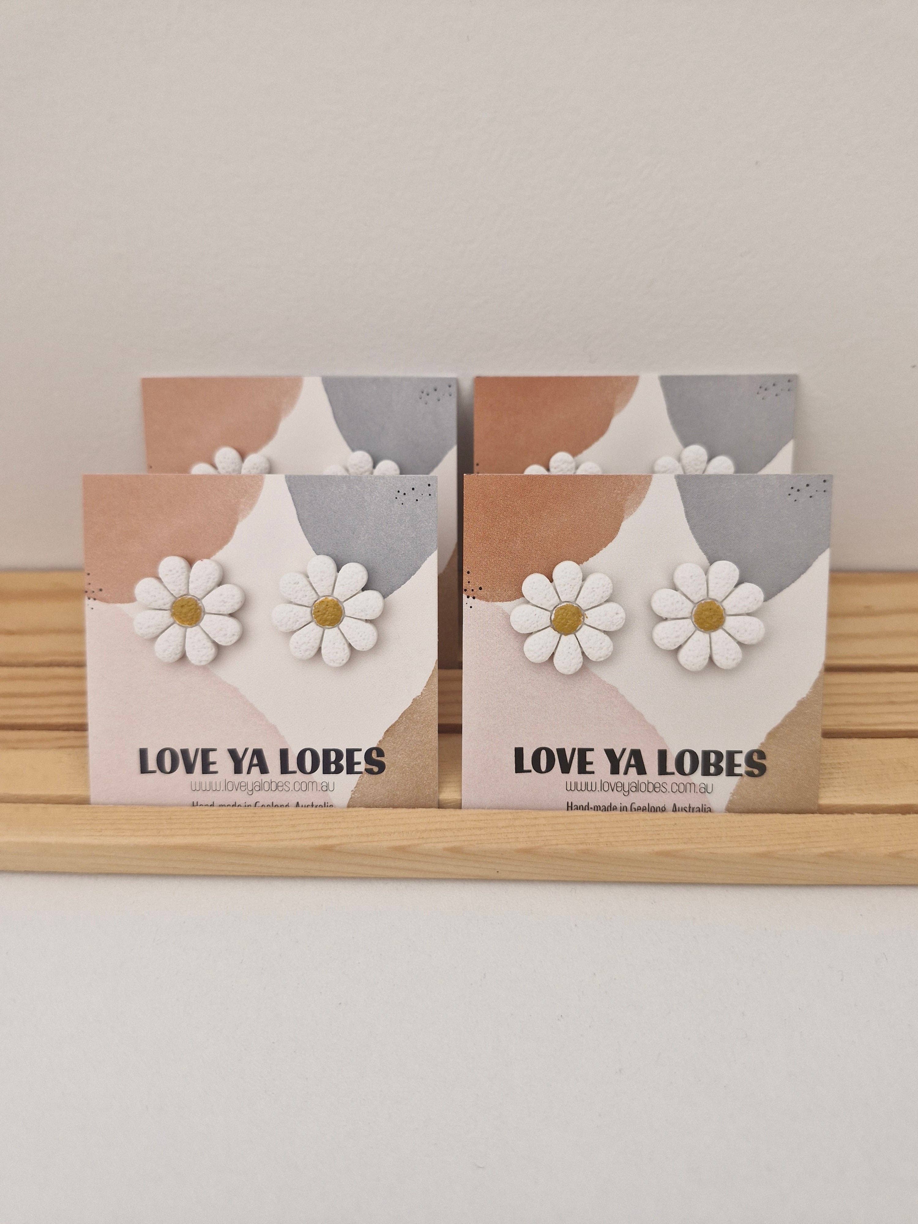 Medium Daisy Studs
