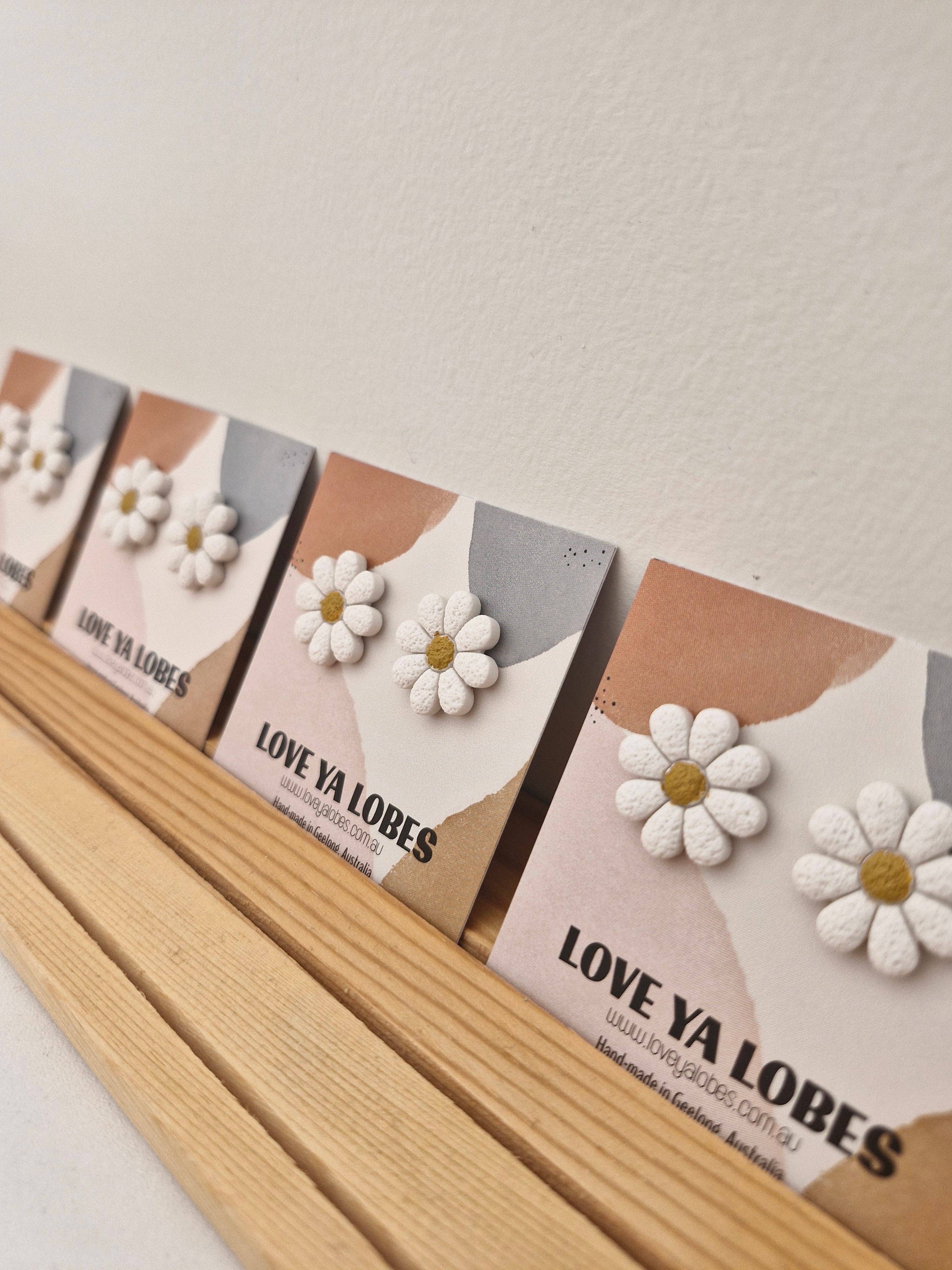 Medium Daisy Studs