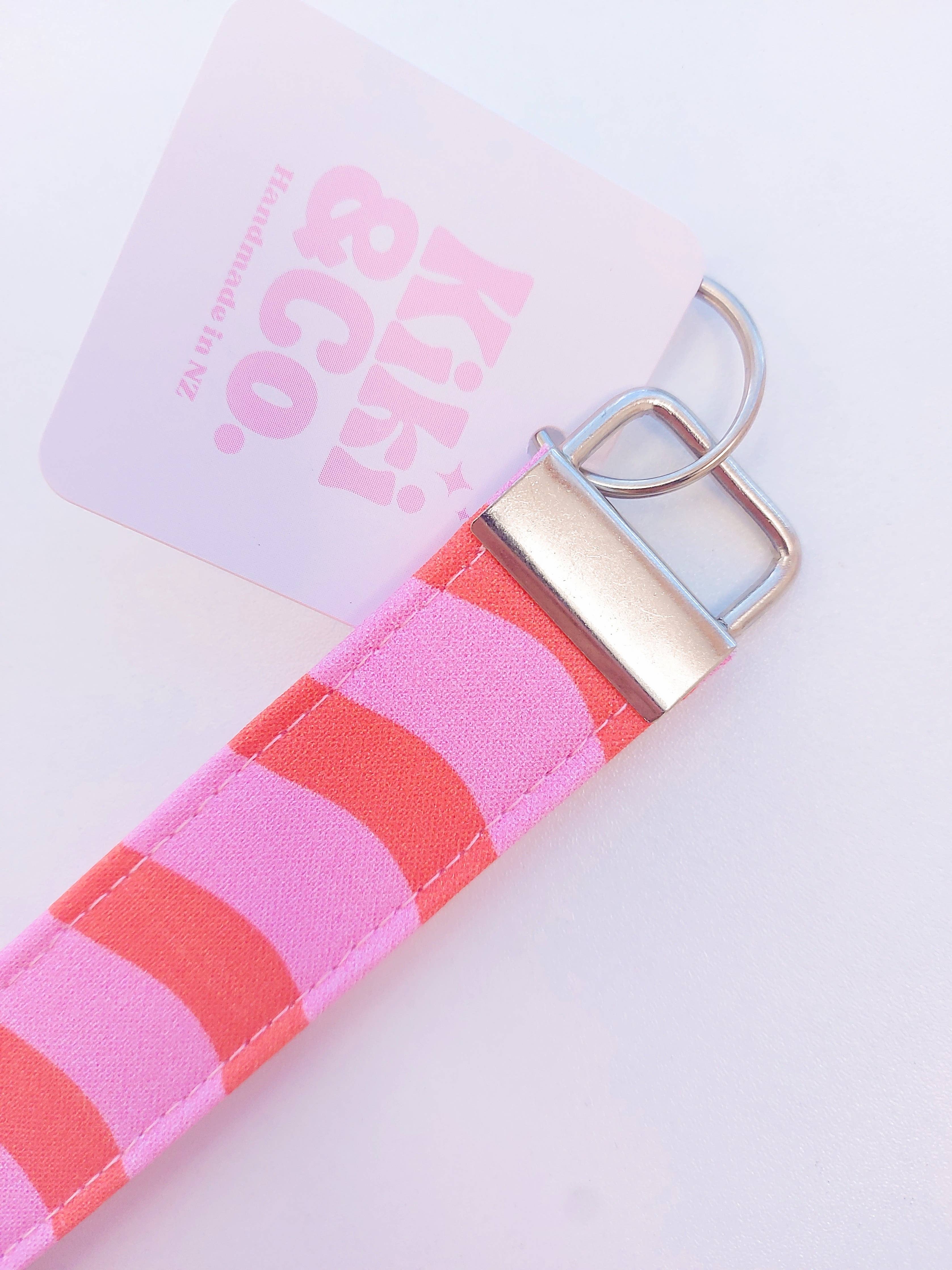 Keychain - Pink/Red Wavy Stripes