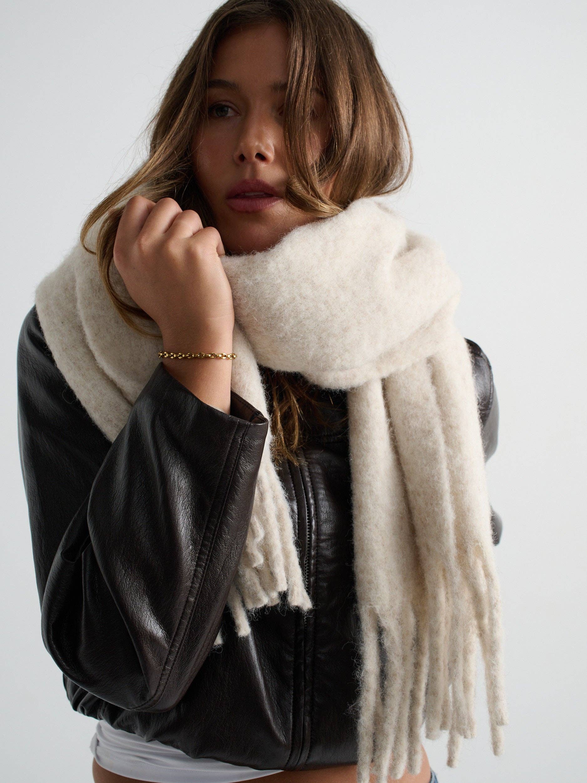 Oatmeal Betty Fluffy Scarf
