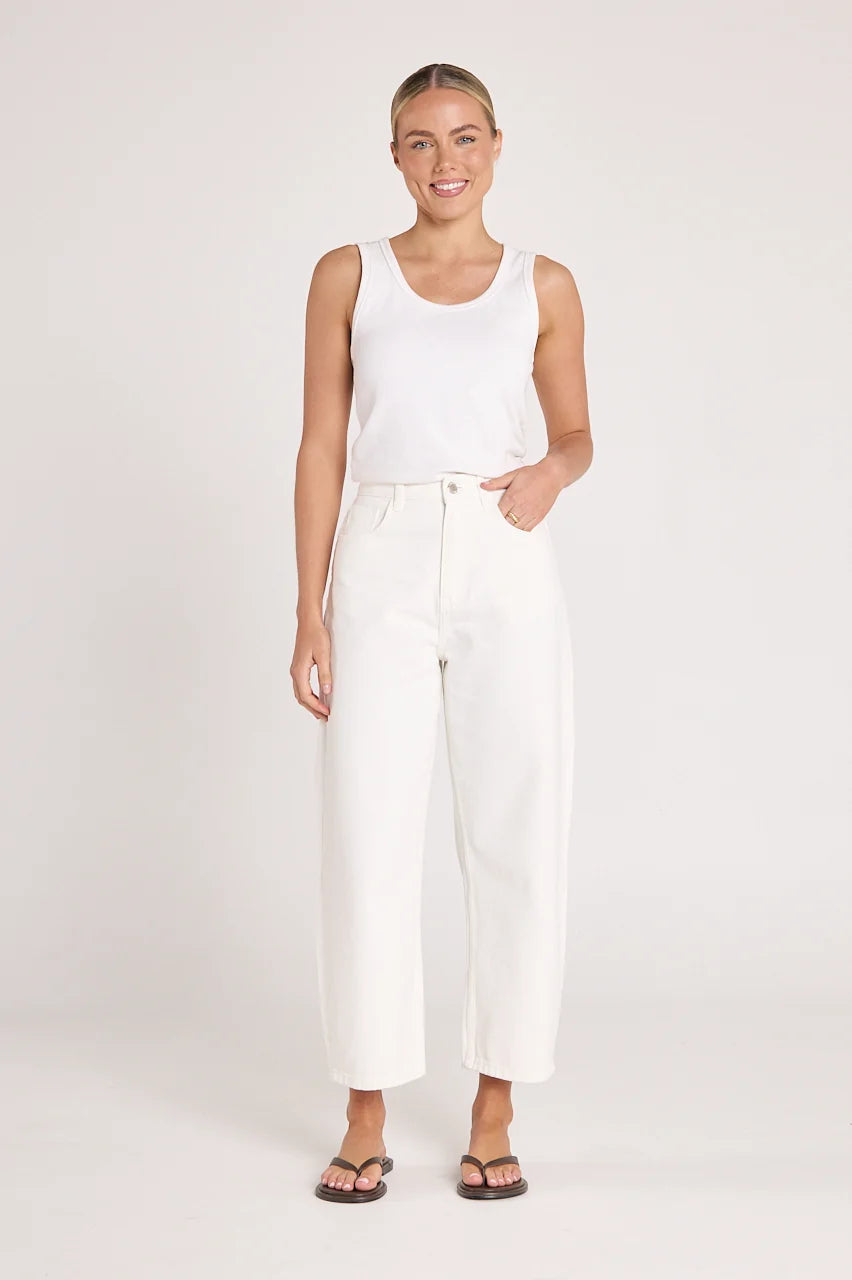 Lola Barrel Jean - White