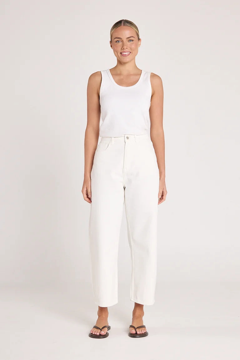 Lola Barrel Jean - White