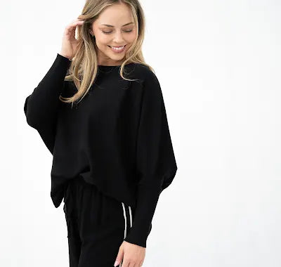 Curved hem box Jumper - Black