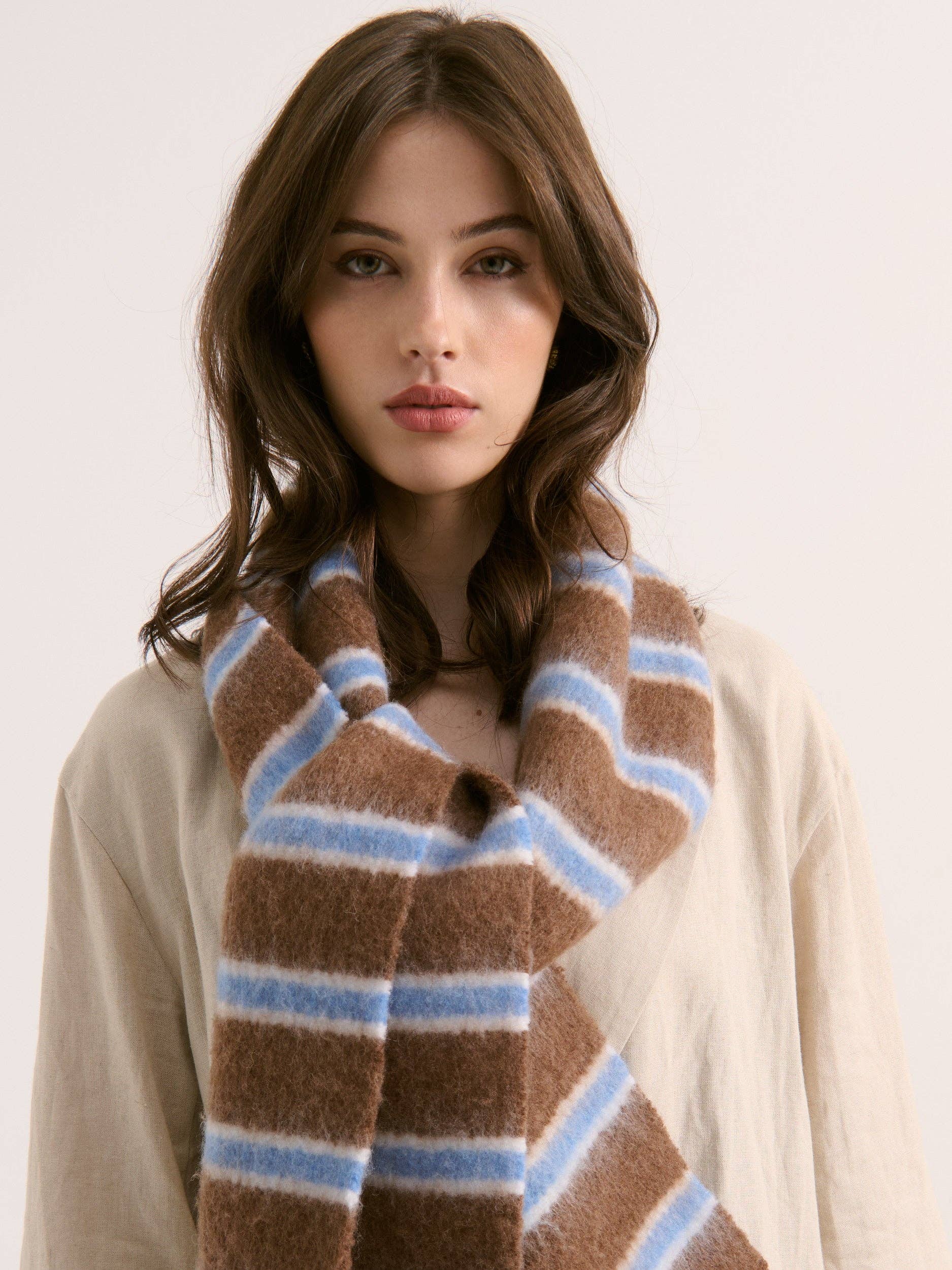 Basset Stripe Fluffy Scarf